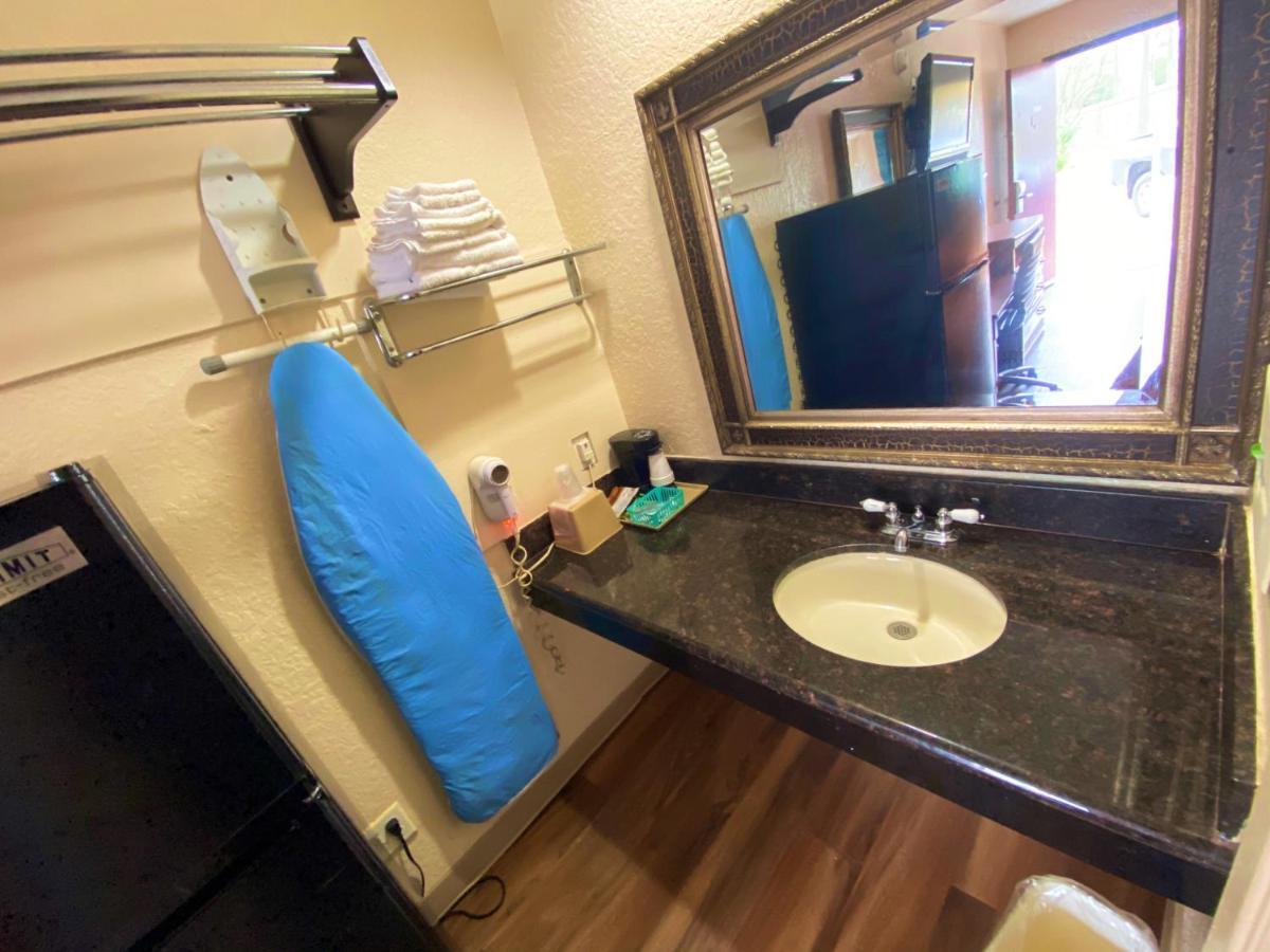 Economy Lodge Texas City Refinery エクステリア 写真